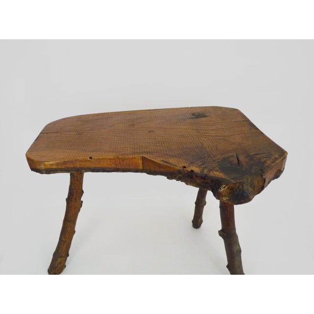 1960s Brutalistic Tripod Coffee Table with 2 Stools, 1960s, Set of 3 For Sale - Image 5 of 11