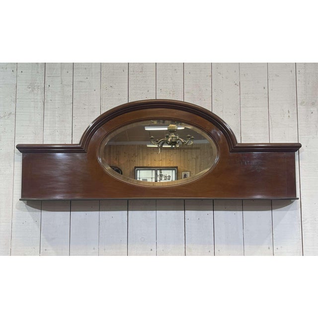 Early 20th Century English Mahogany Shelf with Beveled Mirror, in Good conditions. Designed 1890 to 1919