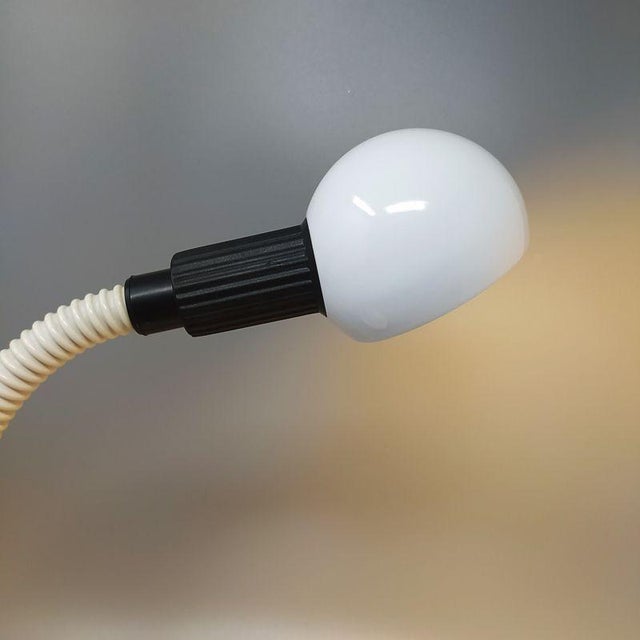 1970s White Table Lamp from Veneta Lumi, Italy, 1970s For Sale - Image 5 of 7