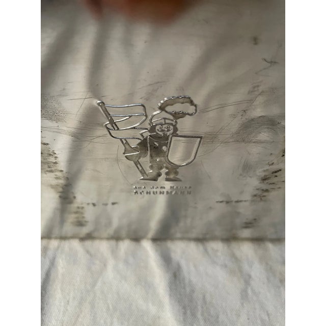 Brown German Lebkuchen Schuhmann Tin Cake Box For Sale - Image 8 of 9