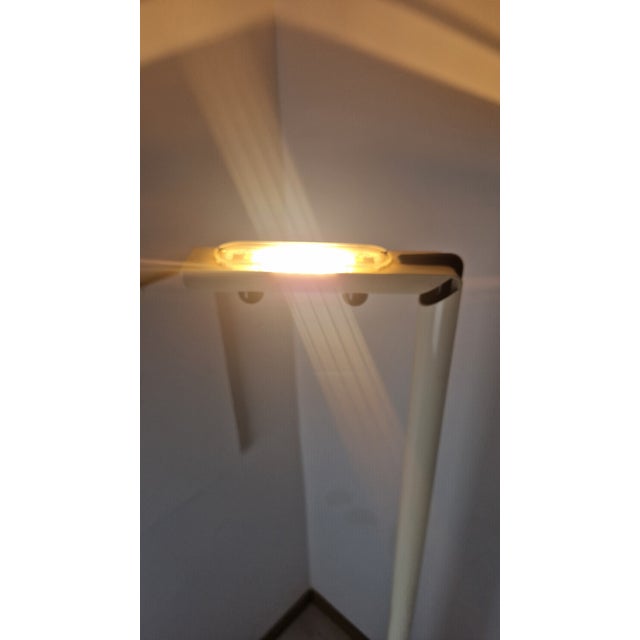 Vintage Floor Lamp in White Metal by Gianfranco Frattini for Luci, 1970s For Sale - Image 10 of 12