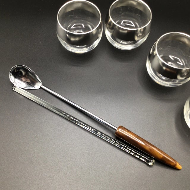 Vintage Dorothy Thorpe Martini Pitcher With 4 Roly Poly Glasses Muddle Spoon and Glass Stir Stick - Set of 7 For Sale - Image 12 of 12