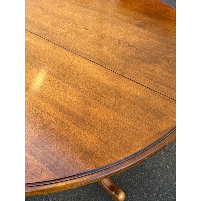 Vintage Ethan Allen Round Pedestal Dining Table With One Leaf For Sale In New York - Image 6 of 12