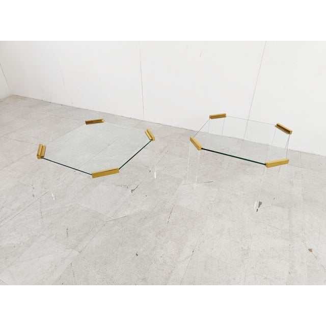 Acrylic Glass and Brass Coffee Tables, 1970s, Set of 2 For Sale - Image 9 of 12