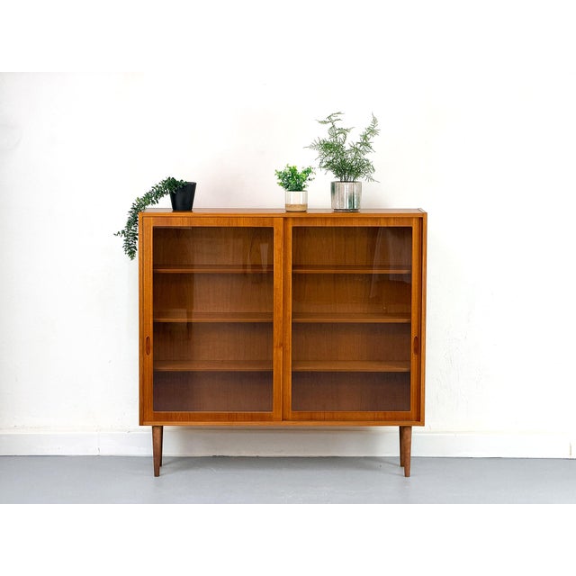 Danish Teak Cabinet with Glass Doors by Carlo Jensen for Hundevad & Co, 1960s For Sale - Image 17 of 18