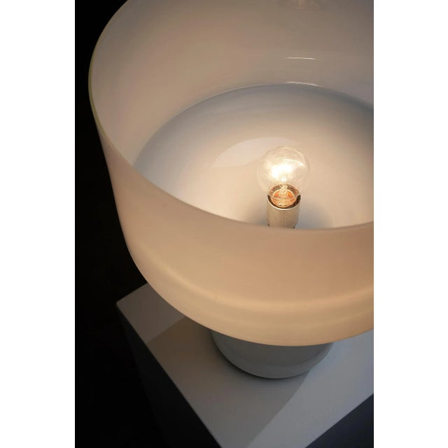 1960s L190 Sebenica Table Lamp attributed to Enrico Capuzzo for Vistosi, Italy, 1960s For Sale - Image 5 of 9