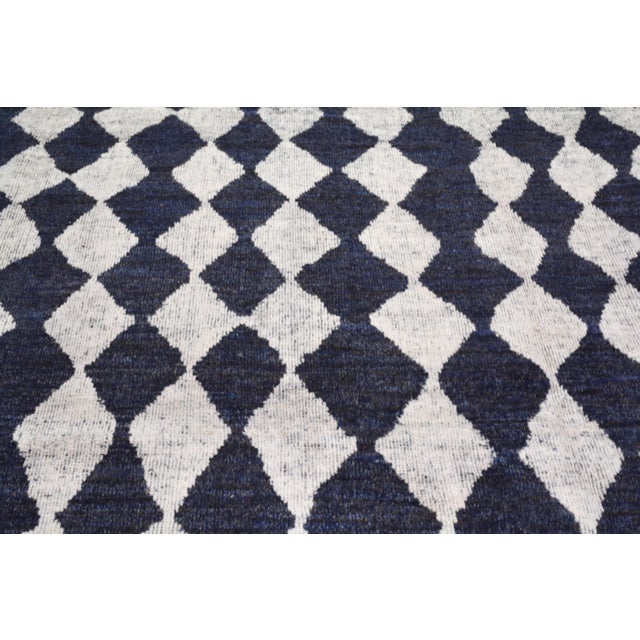 2000 - 2009 Moroccan Hand Knotted Wool Rug, 9'1"x12'2" For Sale - Image 5 of 6