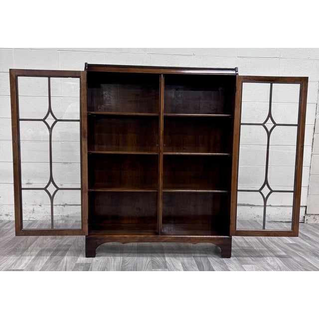 Traditional Vintage Georgian Revival Mahogany and Glass Bookcase Display Cabinet For Sale - Image 3 of 8