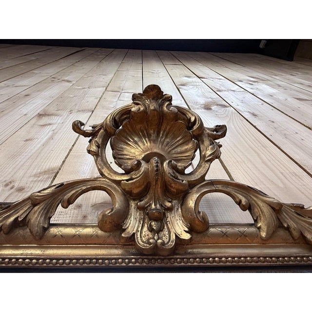 Louis Philippe Mirror with Pediment in Gilded Stuccoed Wood For Sale - Image 4 of 11