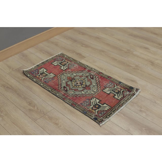 Size: 1.5 x 3.2 ft ( 48 x 98 cm) 19 x 38 inches Color: Organic Natural Dye ( Red,Light Gray,Cream,Green ) Material: 100%...