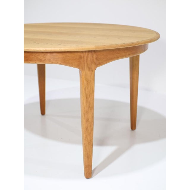 Mid-Century Modern Model 62 Extendable Dining Table in Oak by Henning Kjaernulf for Sorø, Denmark, 1960s For Sale - Image 3 of 18