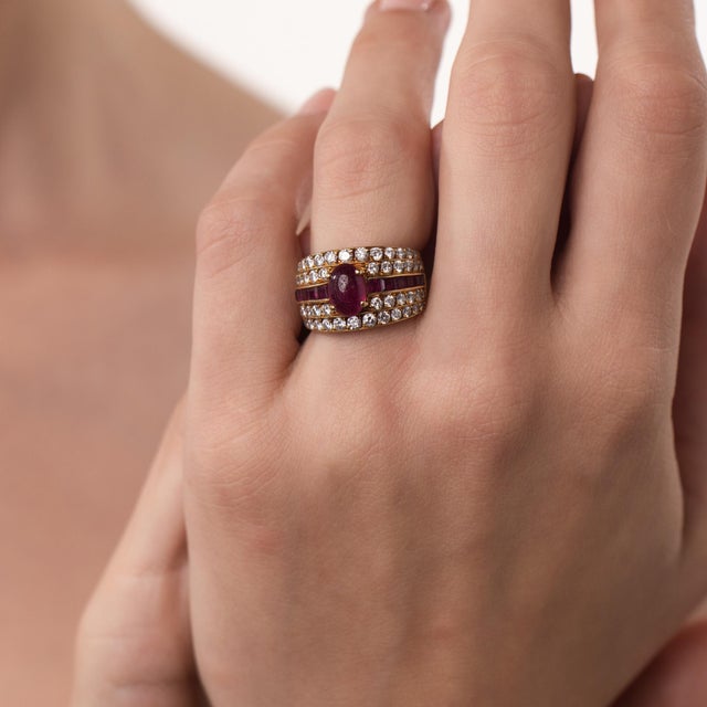 1980s Vintage Ruby Diamond 14k Yellow Gold Ring, Size 4.75 For Sale - Image 5 of 6
