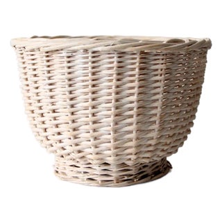 Vintage Cream Wicker Basket For Sale