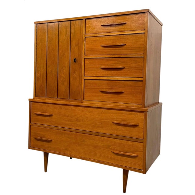 Mid-Century Modern Vintage Mid Century Modern Gentleman's Chest Highboy Dresser With Cabinet and Sculpted Pulls. For Sale - Image 3 of 12