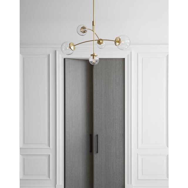 Modern Kate Spade New York for Visual Comfort Signature Prescott Medium Mobile Chandelier in Soft Brass with Clear Glass For Sale - Image 3 of 4