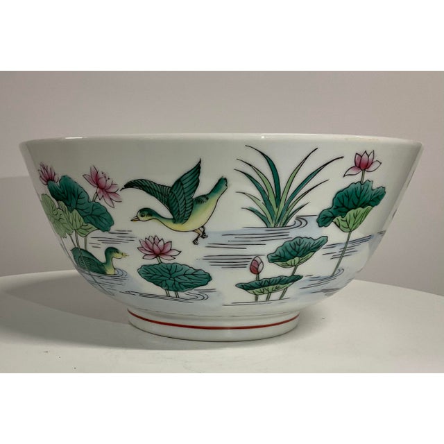 Mid 20th Century Japanese Lotus and Bird Bowl For Sale In Houston - Image 6 of 11
