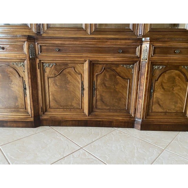 Burlwood & Ormolu Lighted China Cabinet Breakfront With Beveled Glass Custom Made for the Levin Furniture Company For Sale In Miami - Image 6 of 13