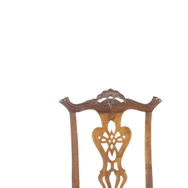 Furniture - Pair of D. João V chairs - 18th century. Portuguese, 18th century, in walnut wood. Open backs, leather seats...