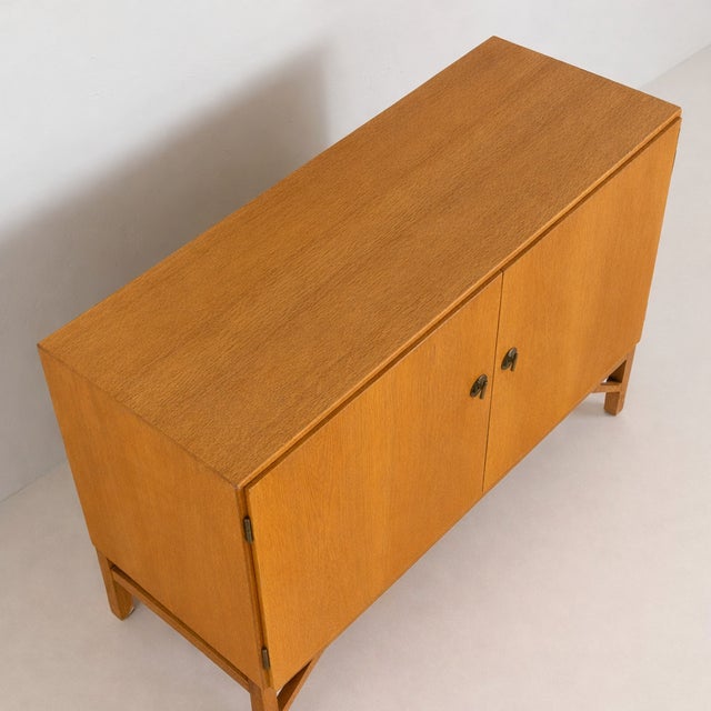Mid-Century Modern Oak Model 232 China Cabinet by Børge Mogensen for FDB, Denmark, 1960s For Sale - Image 3 of 17