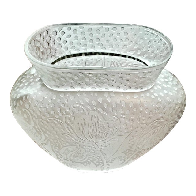 1920s French Art Deco Frosted Glass Vase by Etablissements Leune For Sale