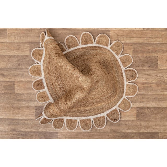 White White Round Jute Scallop Rug - 6 Ft. For Sale - Image 8 of 10