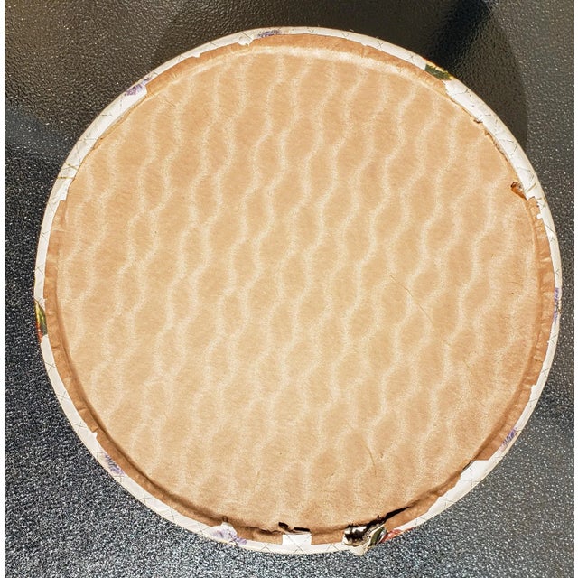 1950s 1950s Vintage Floral Quilted Hat Box with Clear Perimeter For Sale - Image 5 of 6