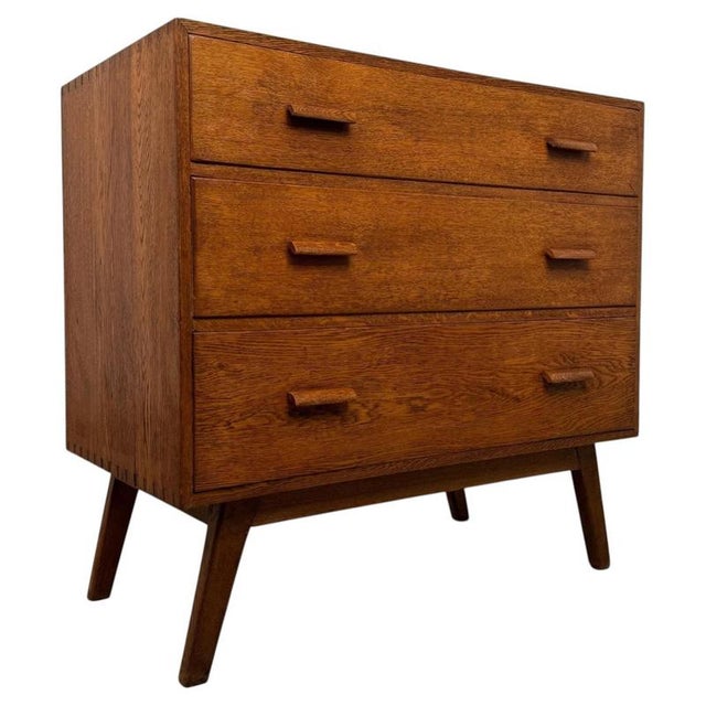 Vintage 20th Century English Golden Oak Chest of Drawers For Sale - Image 3 of 12