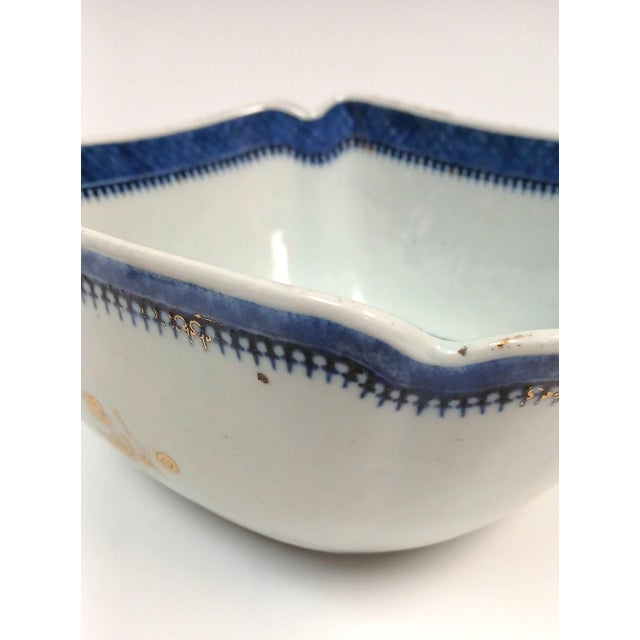 Late 18th Century Antique Chinese Export Armorial Bowl For Sale - Image 5 of 9
