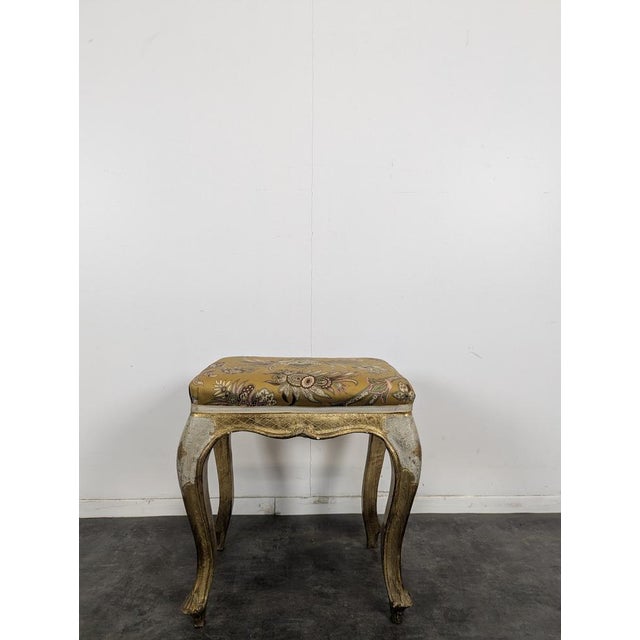 Venetian Upholstered Giltwood Stool, in Very Good conditions.