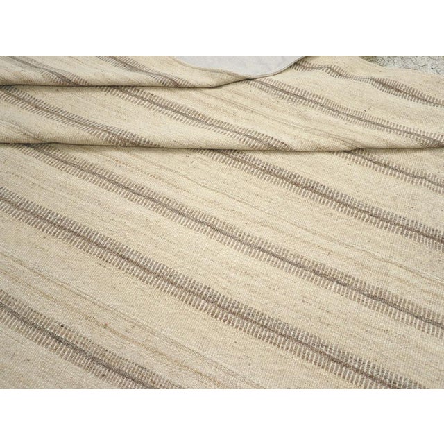 Beige Galerie Shabab Collection Mid-20th Century Turkish Flatweave Kilim Room Size Rug For Sale - Image 8 of 8