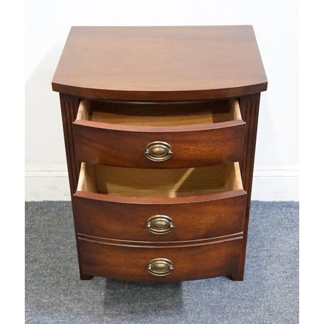 Late 20th Century Dixie Furniture Solid Mahogany Traditional Duncan Phyfe Style 20" Two Drawer Nightstand 965 For Sale - Image 5 of 14