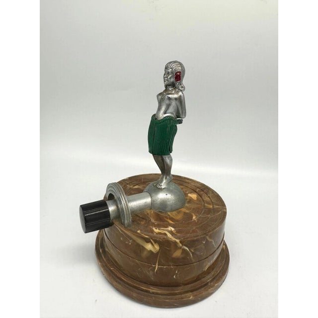 Art Deco 1930s Arrow "Naughty Hula Girl" Swirled Bakelite Table Striker Lighter For Sale - Image 3 of 9