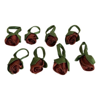 Set of 8 Red Rosebud Textile Napkin Rings For Sale