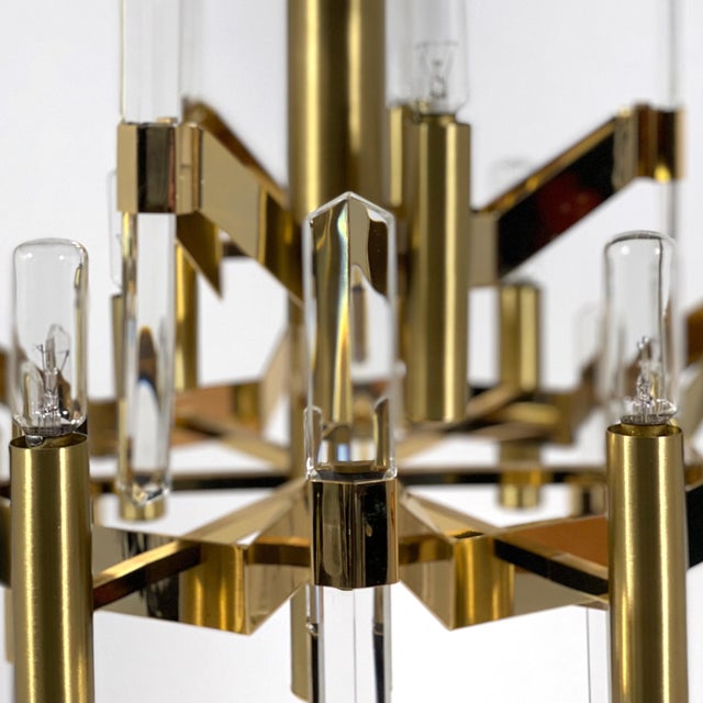 Gaetano Sciolari Modernist Brass Chandelier with Crystal Blades For Sale - Image 9 of 10