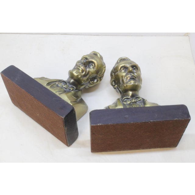 1960s Traditional Americana Solid Brass Abraham Lincoln Bust Bookends on Walnut Bases – A Pair For Sale - Image 11 of 15
