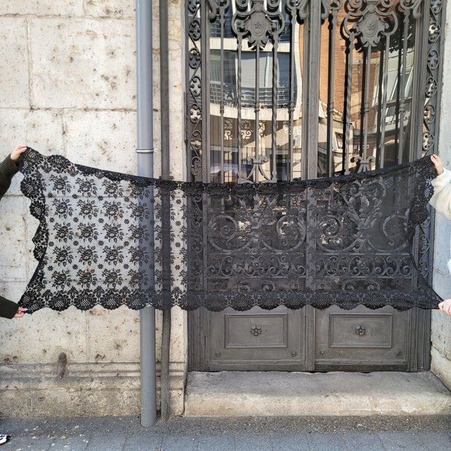 Black Lace and Tulle Mantilla, Spain, 1930s For Sale - Image 18 of 18
