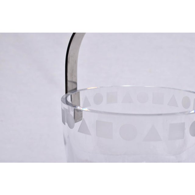 Scarcely seen Ward Bennett for Sasaki Sengai Crystal ice bucket. 10" H with steel handle fully extended.