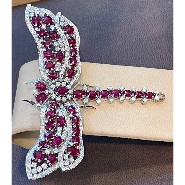 Late 20th Century Natural 20 Ct Burma Ruby & 10 Ct Diamond Butterfly 18 Kt White Gold Pin/Brooch For Sale - Image 5 of 18