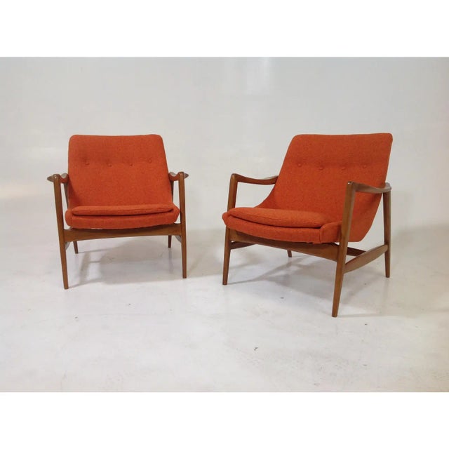 T.H. Robsjohn Gibbings Mid Century Modern Lounge Chairs - a Pair For Sale - Image 4 of 7