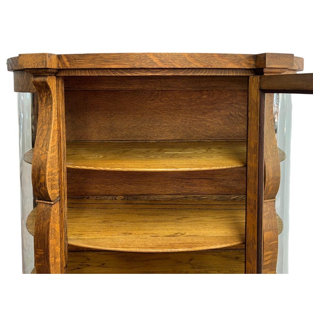 Antique American Tiger Oak Bowfront Curio Cabinet With Bent Glass, C. 1900 For Sale - Image 10 of 13
