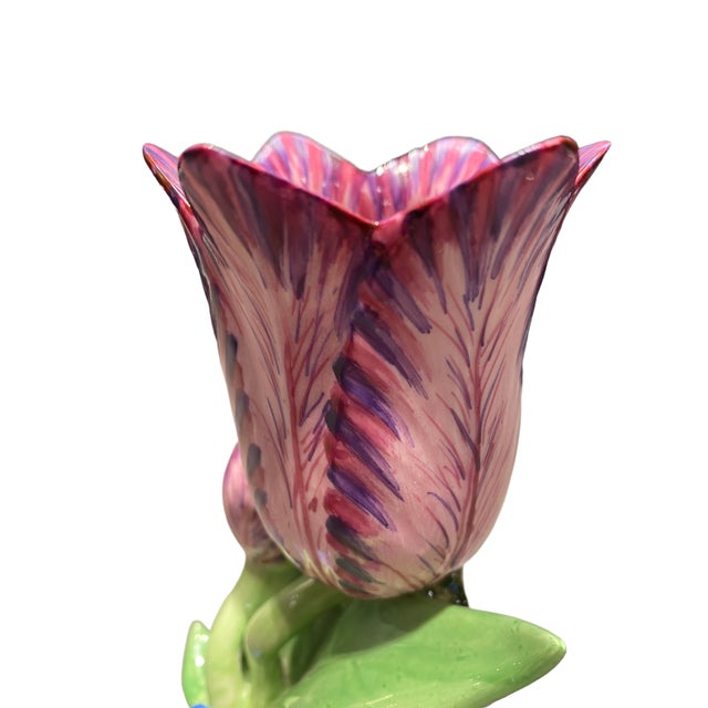 This is a beautiful tulip vase, originally from the early 19th century but reproduced by Mottahedeh in the second half of...