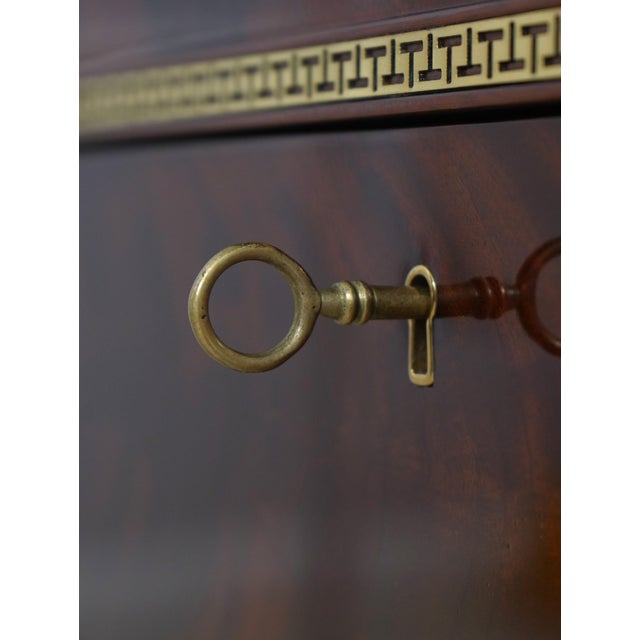 Kindel Neoclassical Mahogany Winterthur End Table For Sale - Image 11 of 18