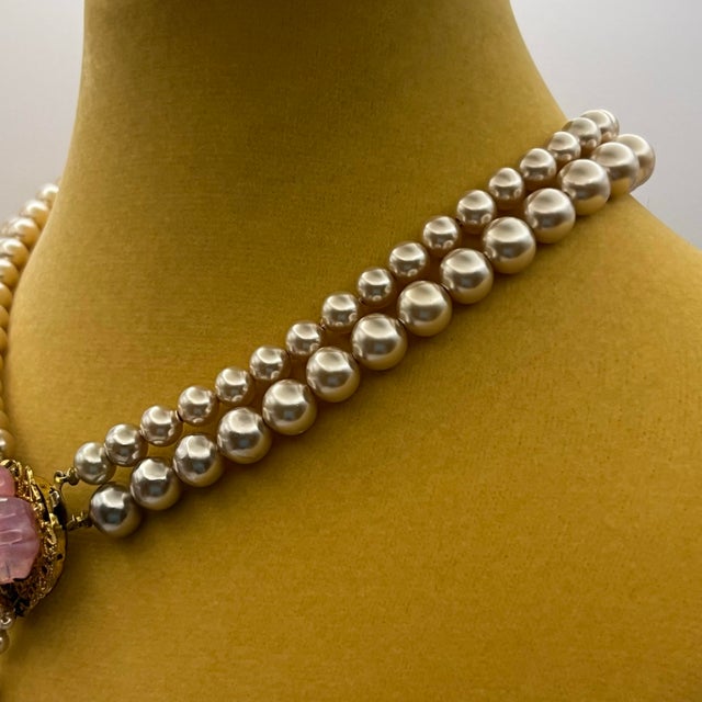 Metal 1940s Miriam Haskell Pink Poured Glass Faux Pearl Double Strand Necklace Early Unsigned For Sale - Image 7 of 12