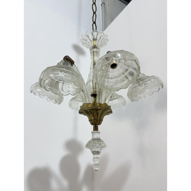 Seguso Six-Light Chandelier in Murano Glass and Brass in the style of Seguso, 1940 For Sale - Image 4 of 11