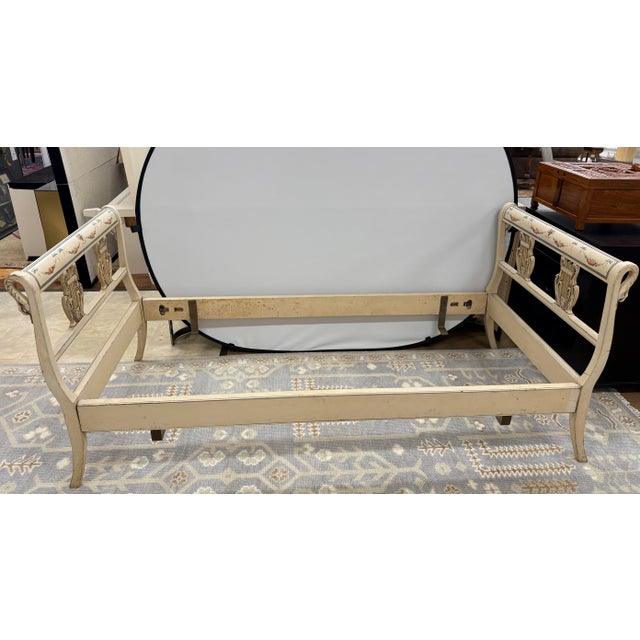 Early 20th Century Antique French Painted Twin Bed With Carved Swan Heads & Lyre Motifs For Sale - Image 5 of 11
