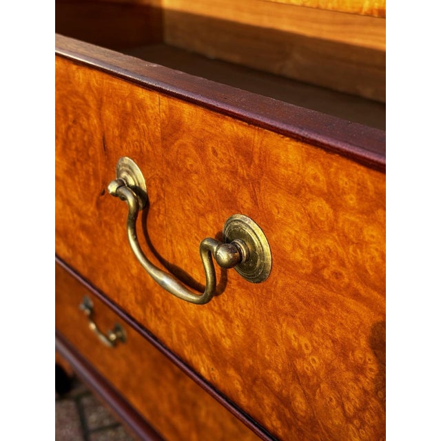 Georgian Walnut Chest of Drawers For Sale - Image 16 of 18