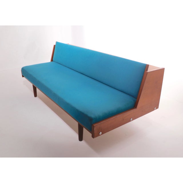 Blue Danish Mid-Century Modern Daybed Sofa by Hans Wegner for Getma For Sale - Image 8 of 12