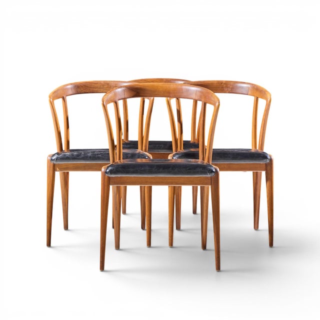 Bertha Schaefer for Singer & Sons Mid Century Italian Walnut Dining Chairs - Set of 4 Each chair measures: 20.75 wide x...