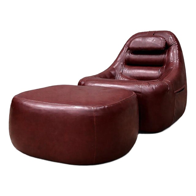 MP-113 Lounge Chair with Ottoman in Original Faux Leather by Percival Lafer, Brasil, 1970s - Lot 571A For Sale