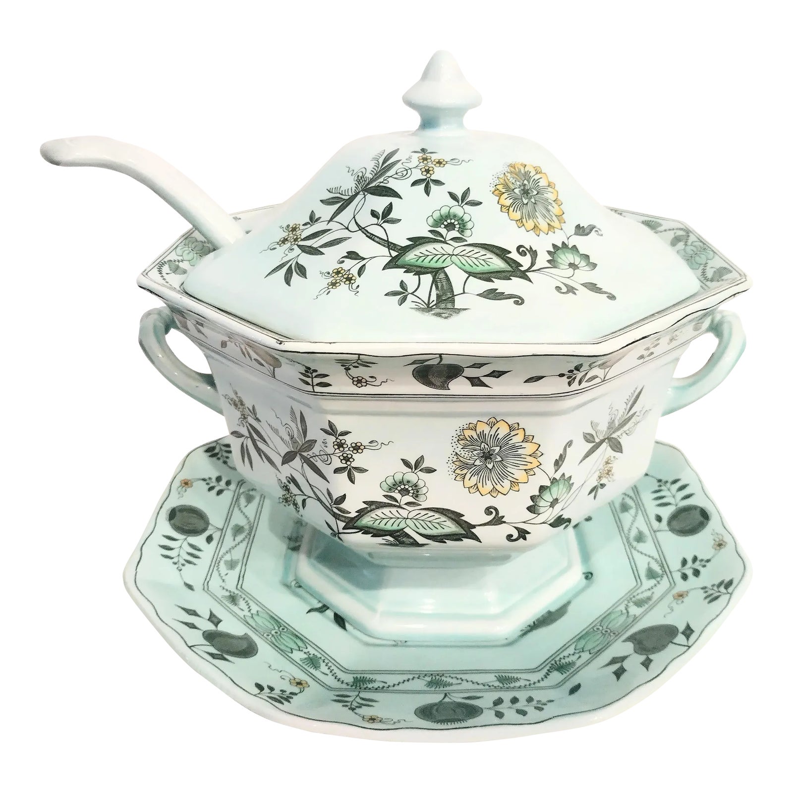 vintage-english-wedgwood-baby-